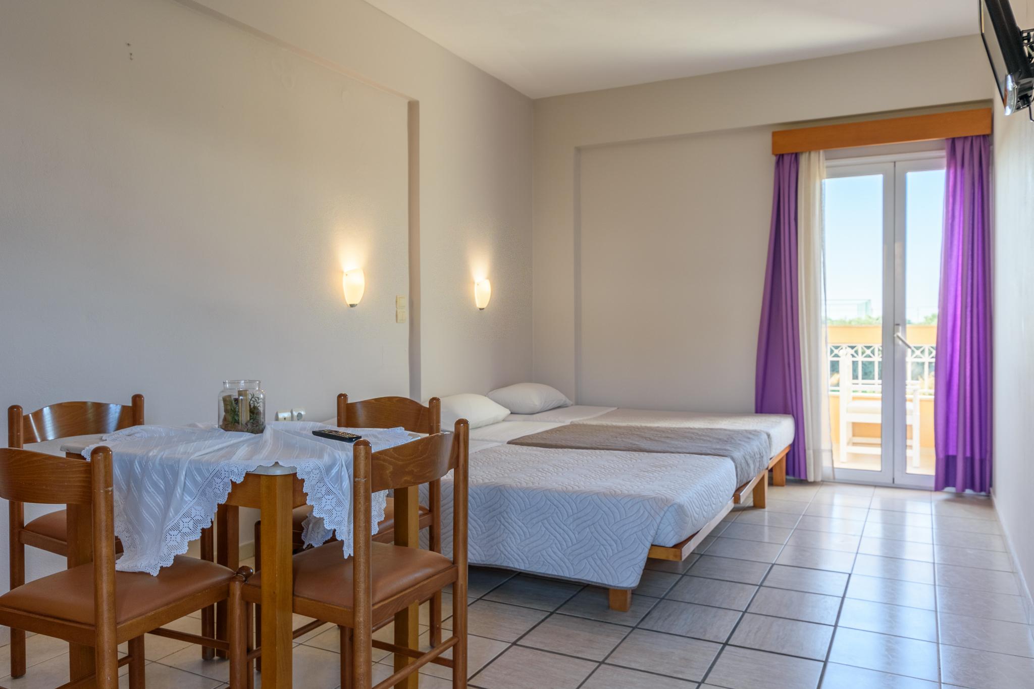 Danelis Studios & Apartments Malia  Ngoại thất bức ảnh