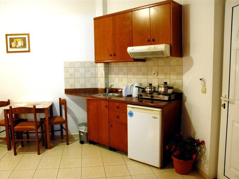 Danelis Studios & Apartments Malia  Ngoại thất bức ảnh